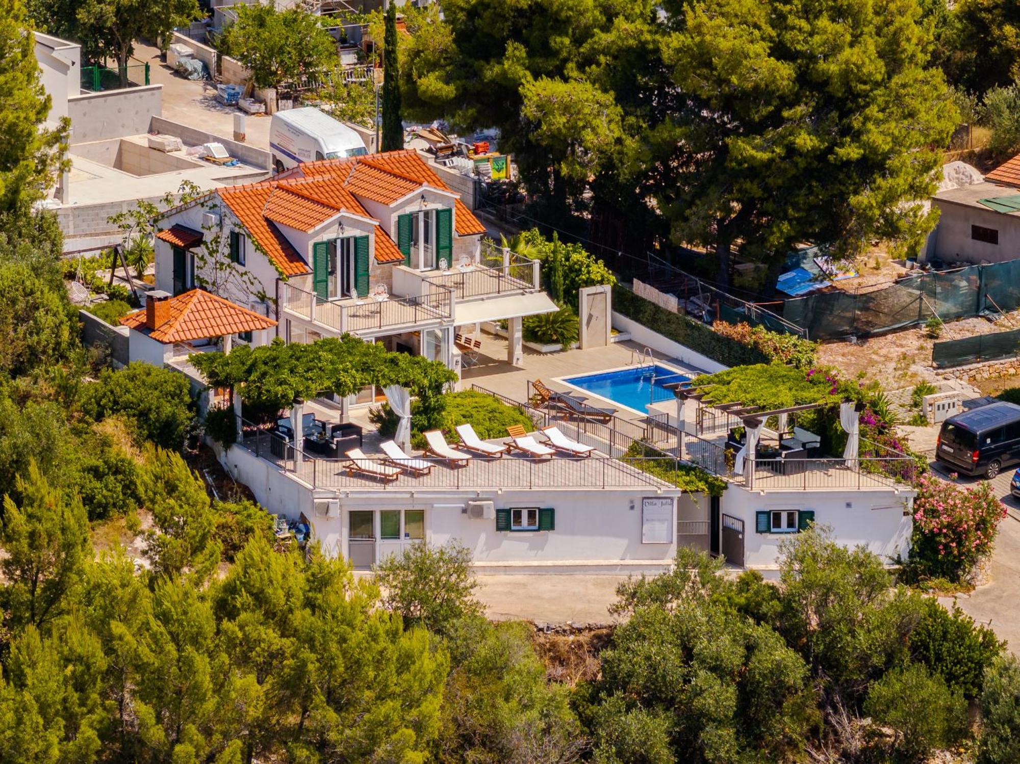 Villa Julia With Heated Pool, Ideal For Large Groups Milna  Exterior foto